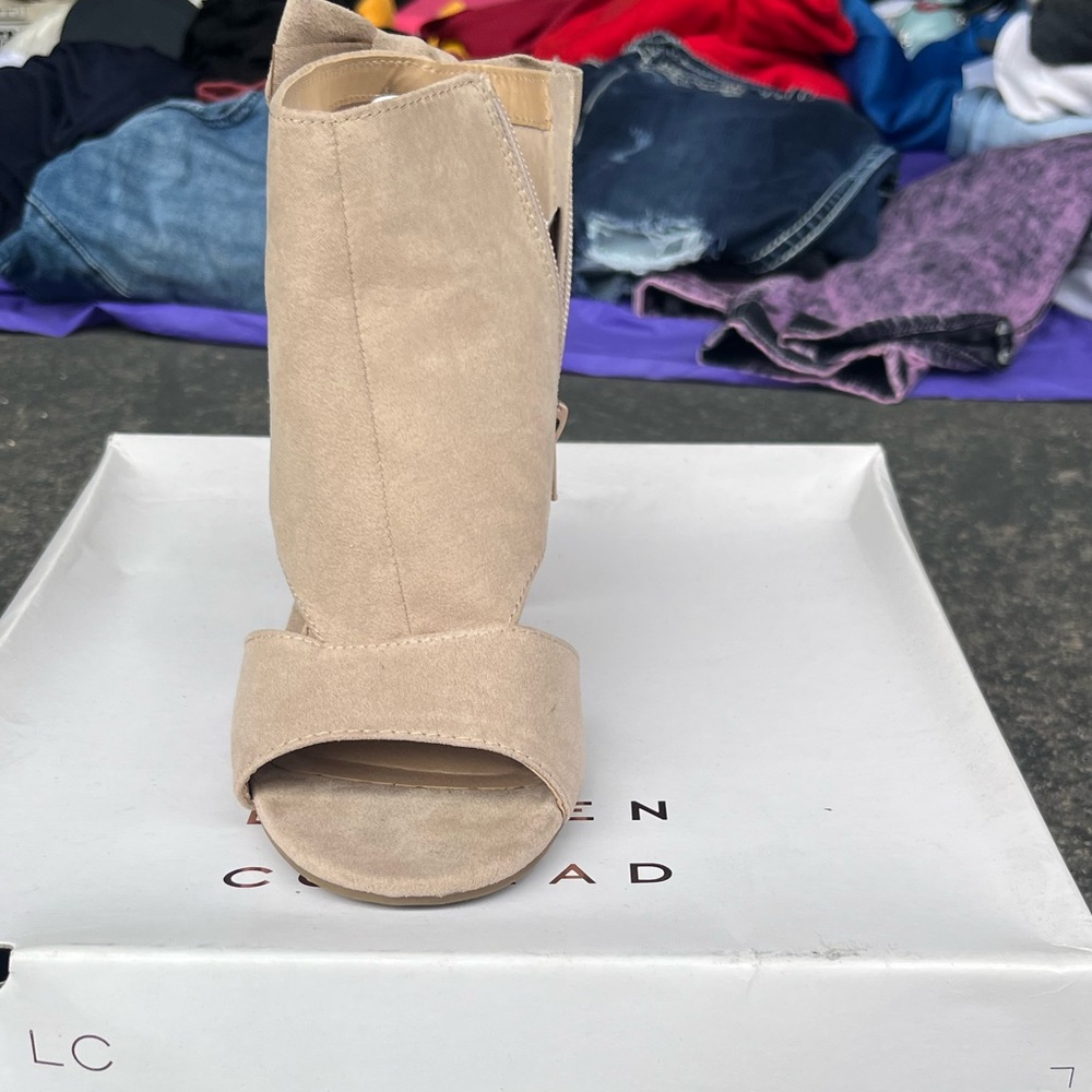 Nude Size:8 Lauren Conrad Heels